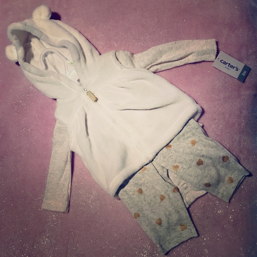 Baby girl’s 3 month old 3 piece set from Carter’s.